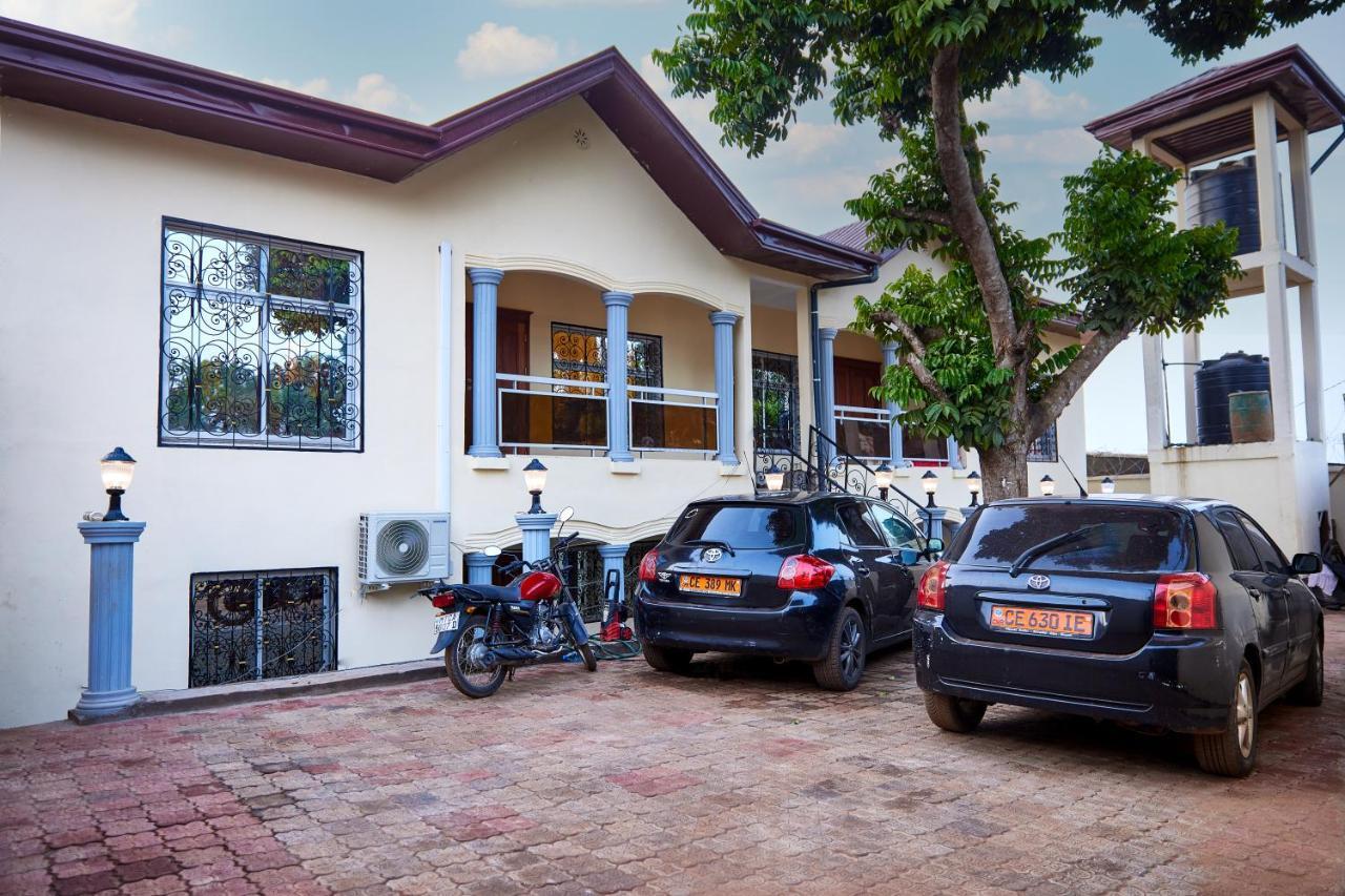 Residence Noumsi Yaoundé Esterno foto